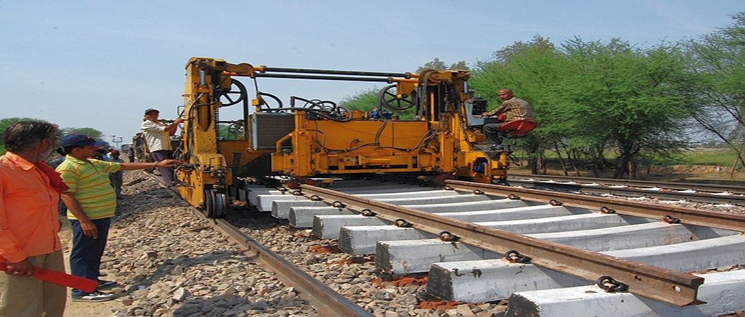 9_track_laying_equipment